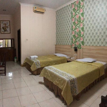 Grafika Hotel Dan Resto Gombong  Kültér fotó