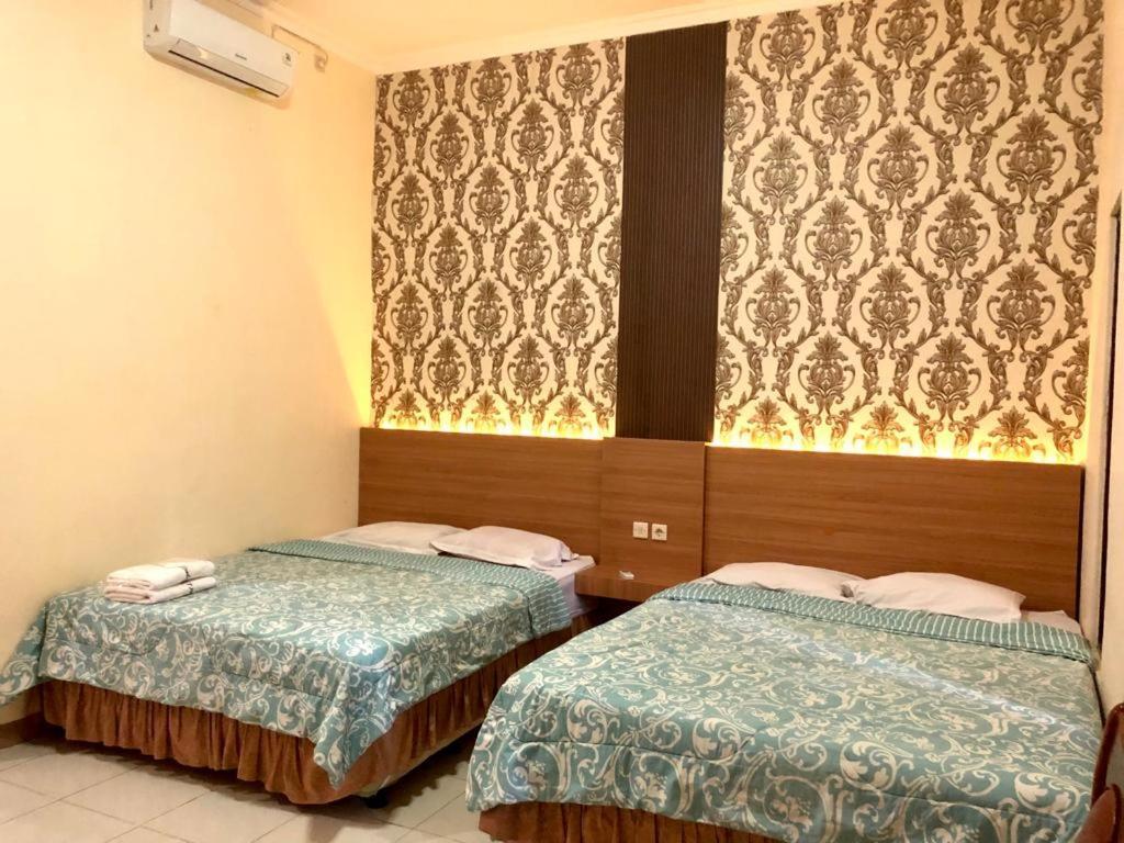 Grafika Hotel Dan Resto Gombong  Kültér fotó