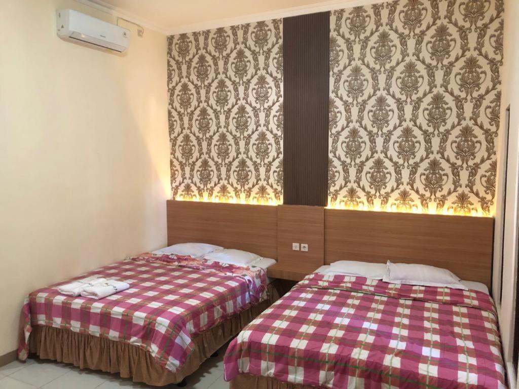 Grafika Hotel Dan Resto Gombong  Kültér fotó