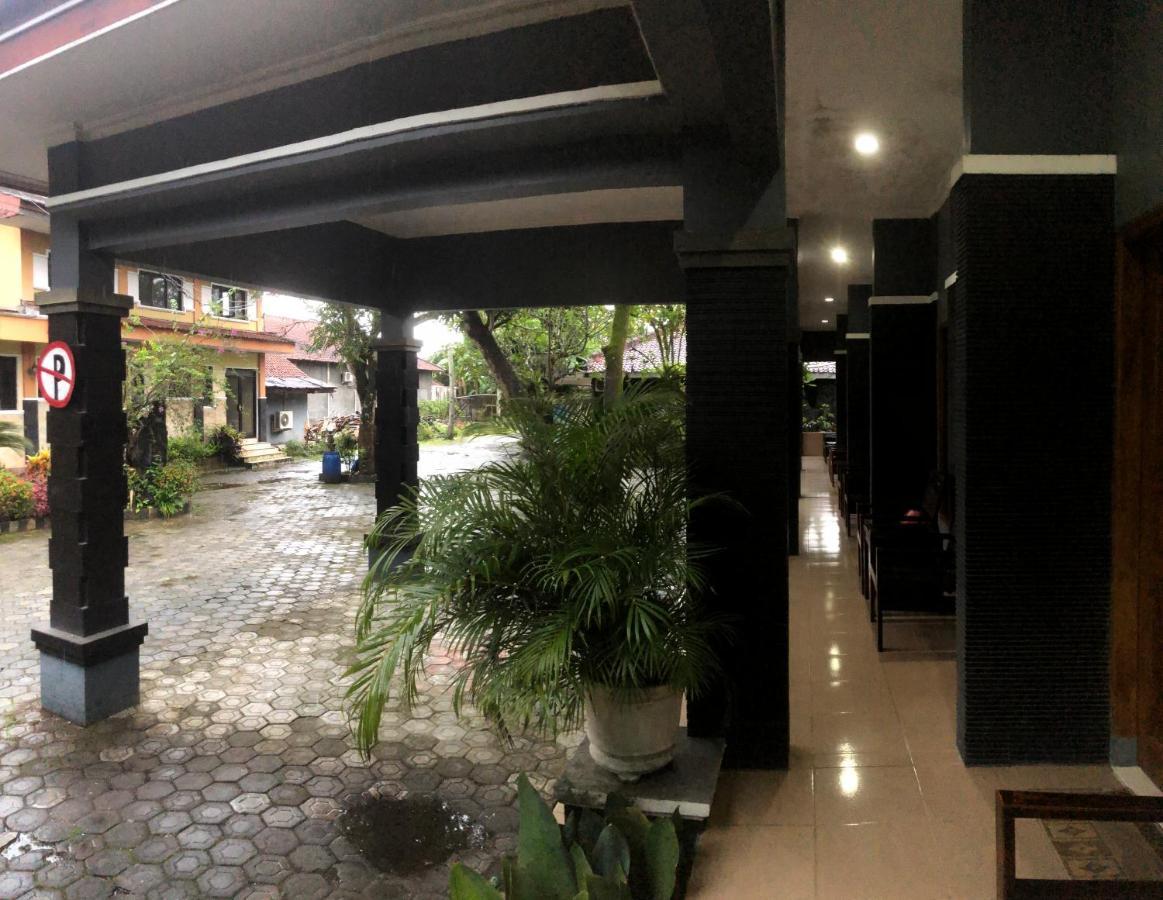 Grafika Hotel Dan Resto Gombong  Kültér fotó