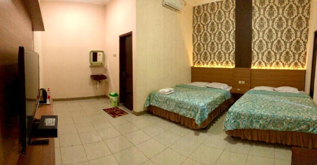 Grafika Hotel Dan Resto Gombong  Kültér fotó