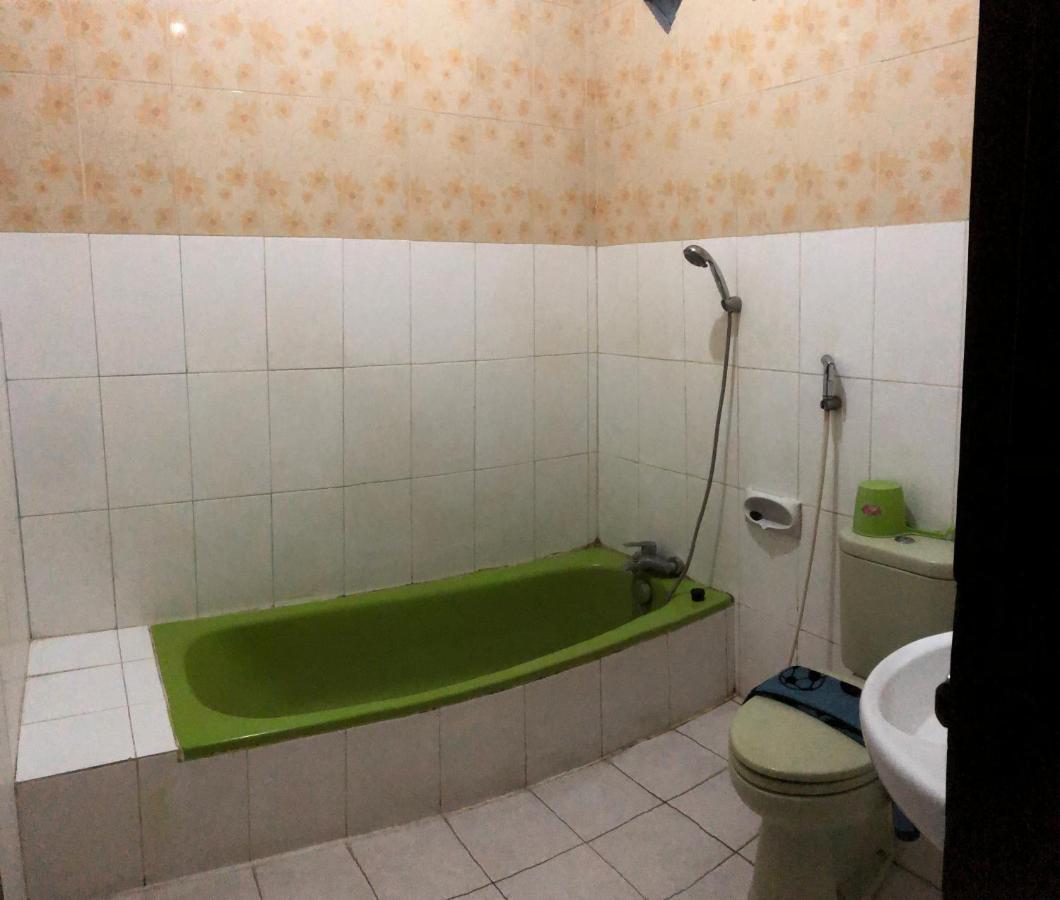 Grafika Hotel Dan Resto Gombong  Kültér fotó